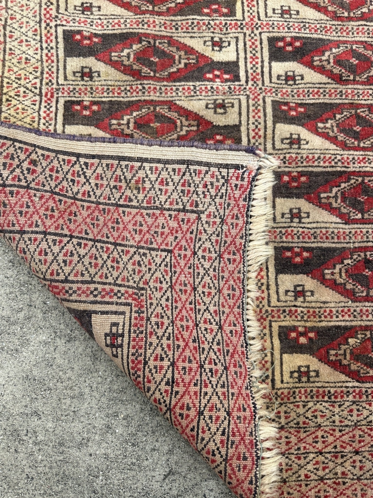 Scratch and dent red and cream # 2039 - Krazy For Rugs