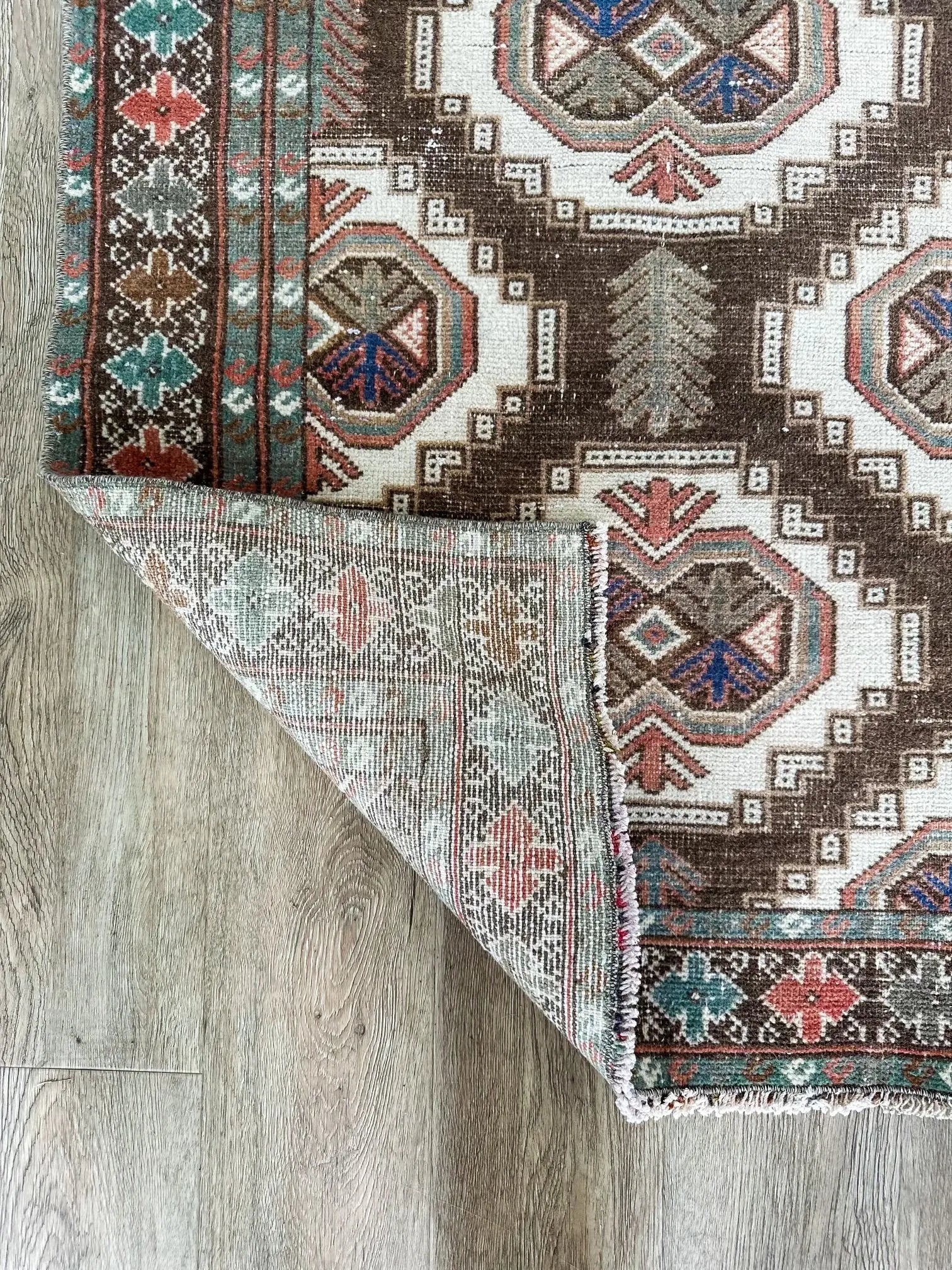 Vintage Hand Knotted Rug # 3172 | 4' 1