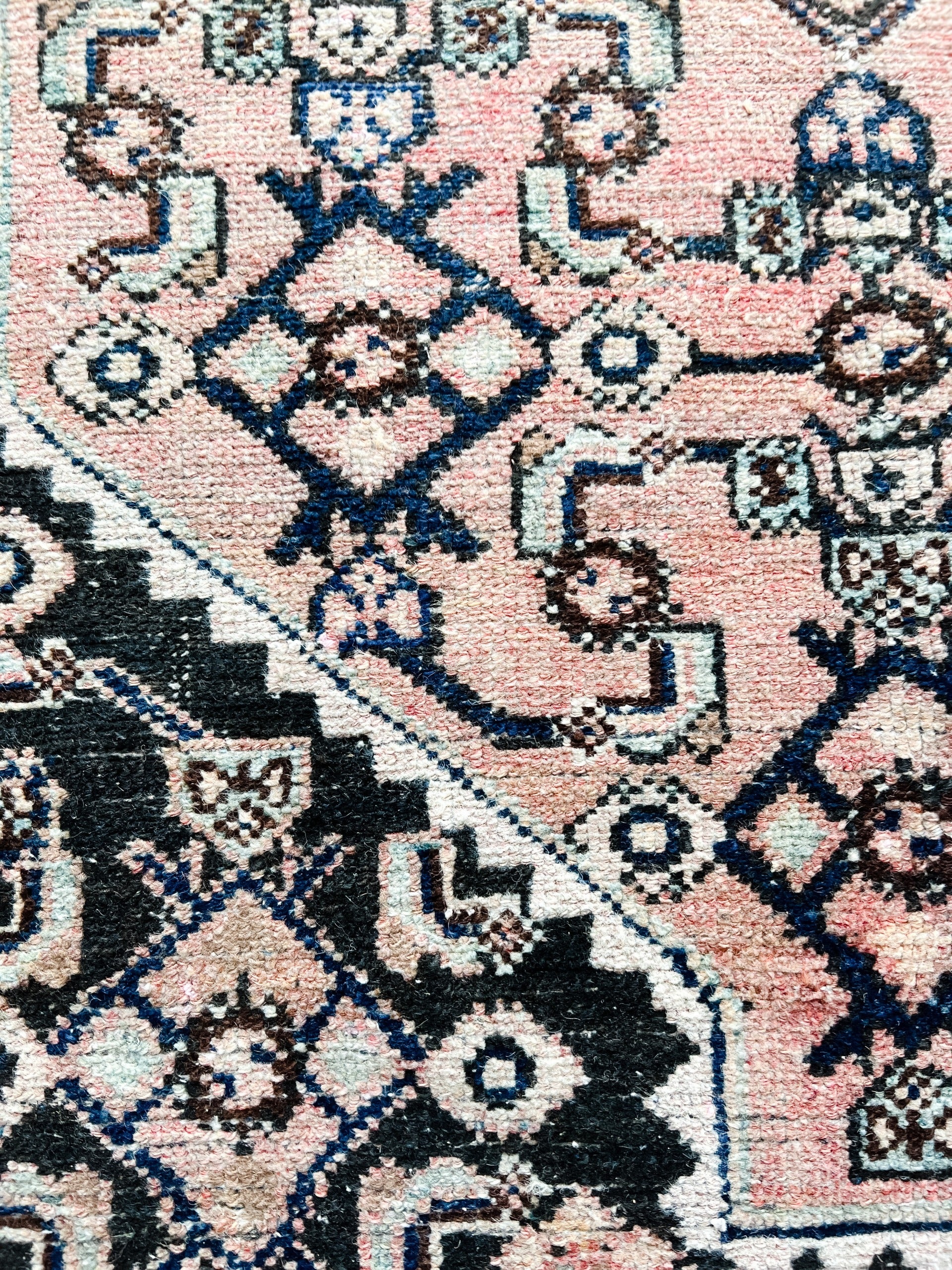 *ON HOLD* Vintage Rug # 2318 | 4' x 6' 6