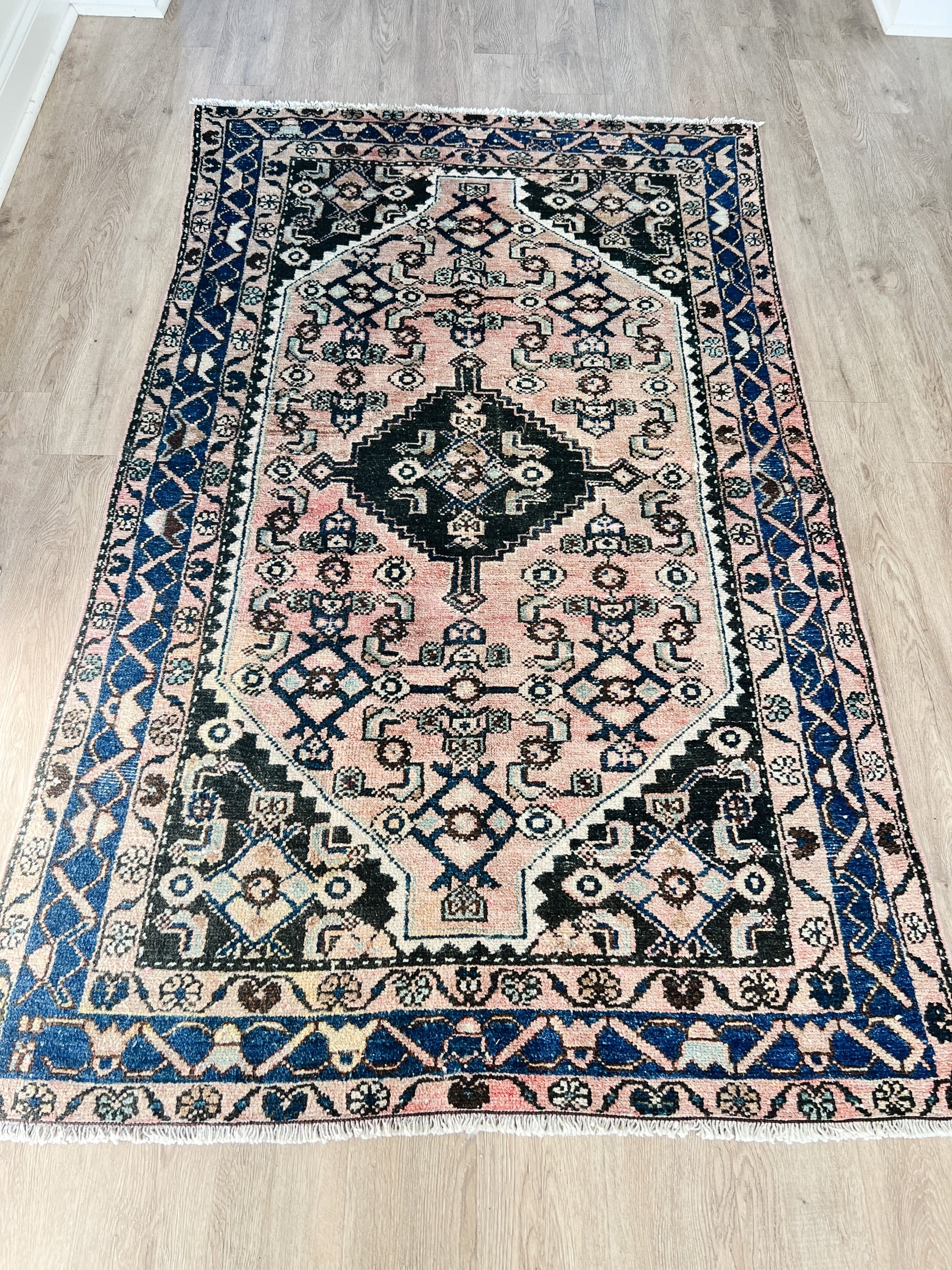 *ON HOLD* Vintage Rug # 2318 | 4' x 6' 6