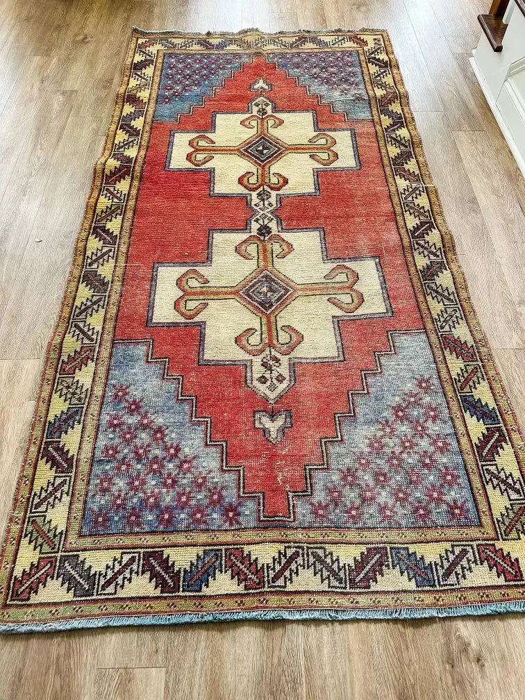 Vintage Hand Knotted Rug # 3177 | 4' 4