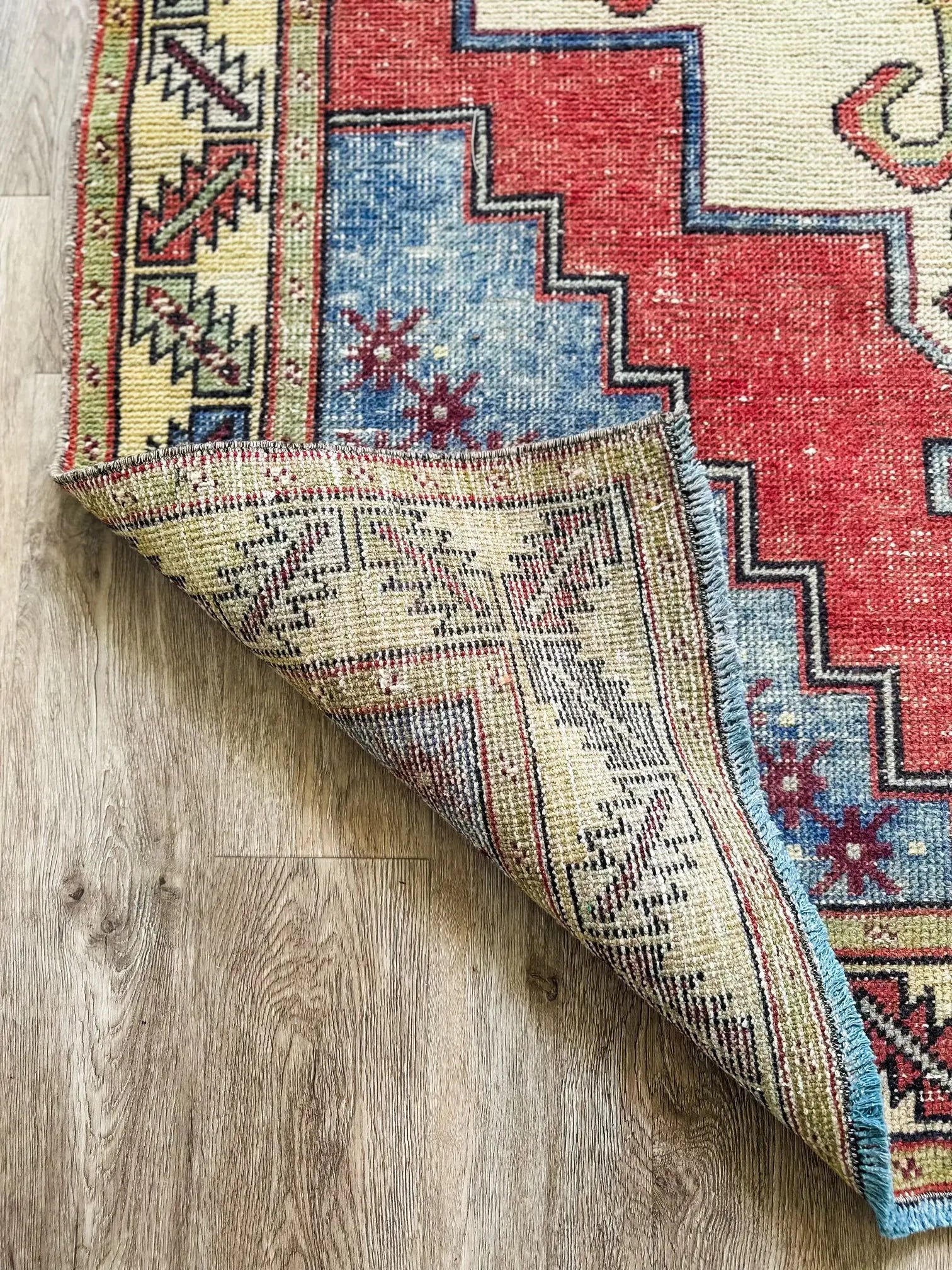 Vintage Hand Knotted Rug # 3177 | 4' 4