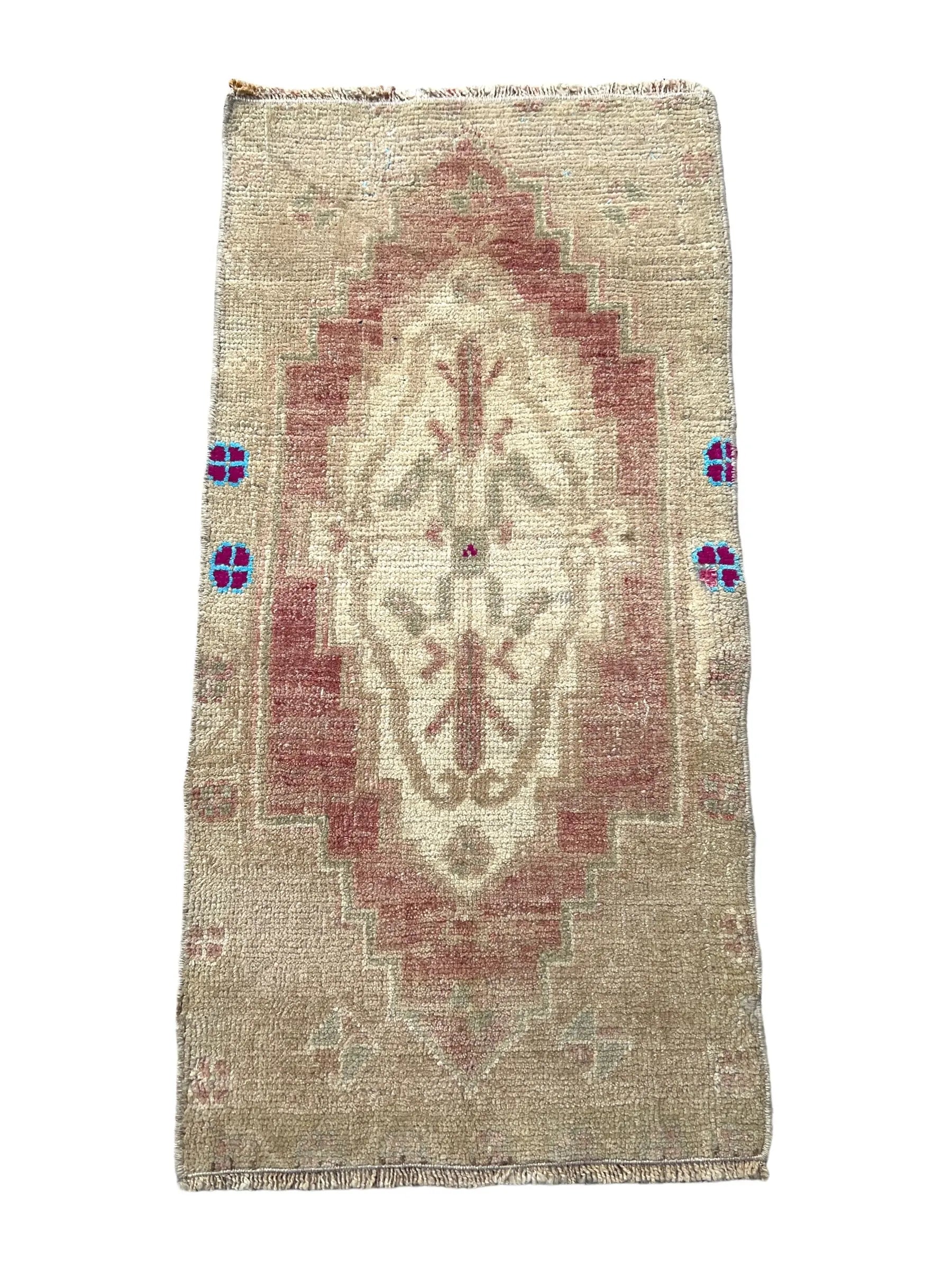 Vintage Hand Knotted Rug #3321 | 1’ 6” x 3’ Krazy For Rugs