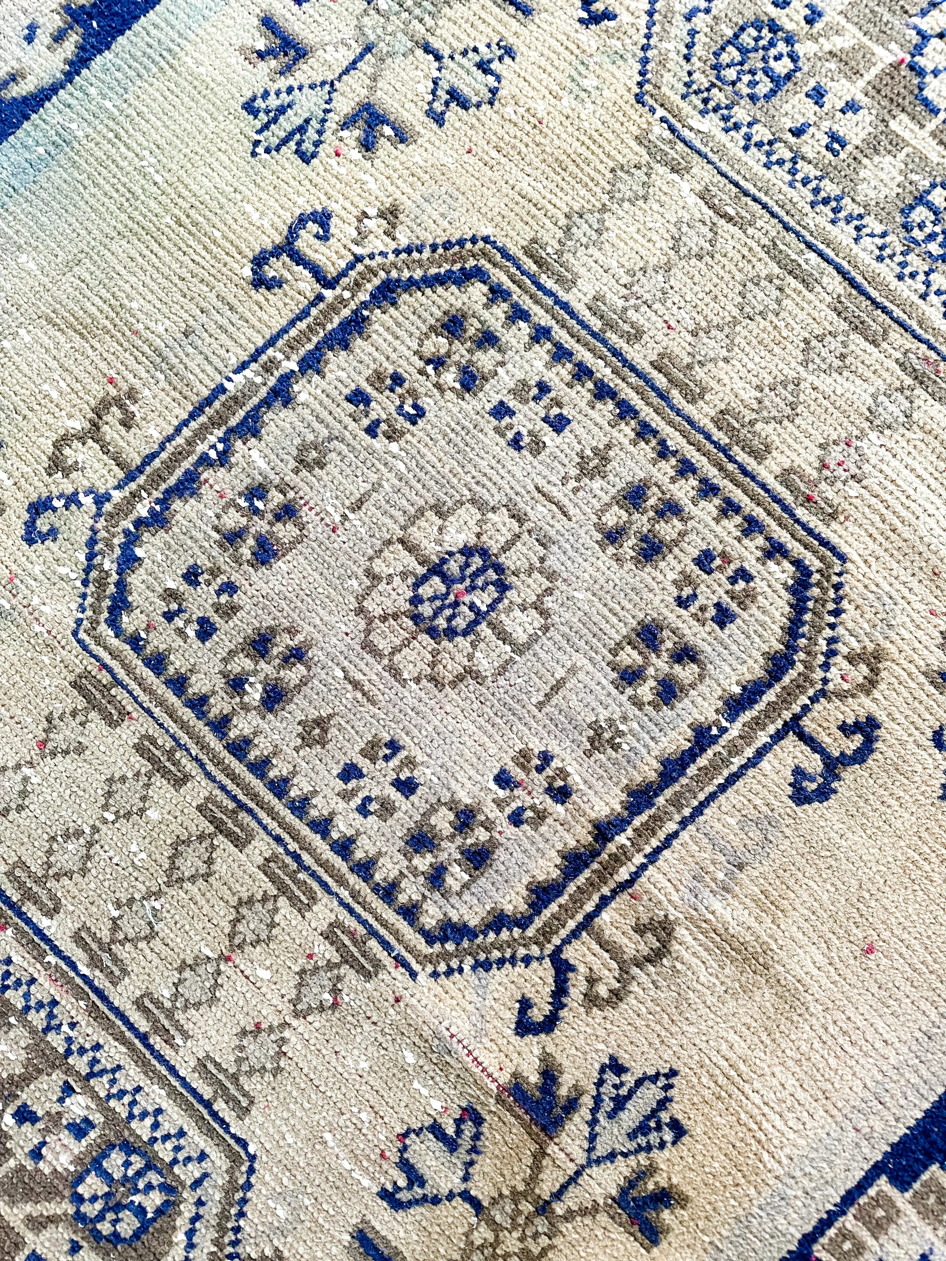 Vintage Hand Knotted Rug # 3415 | 4' 8