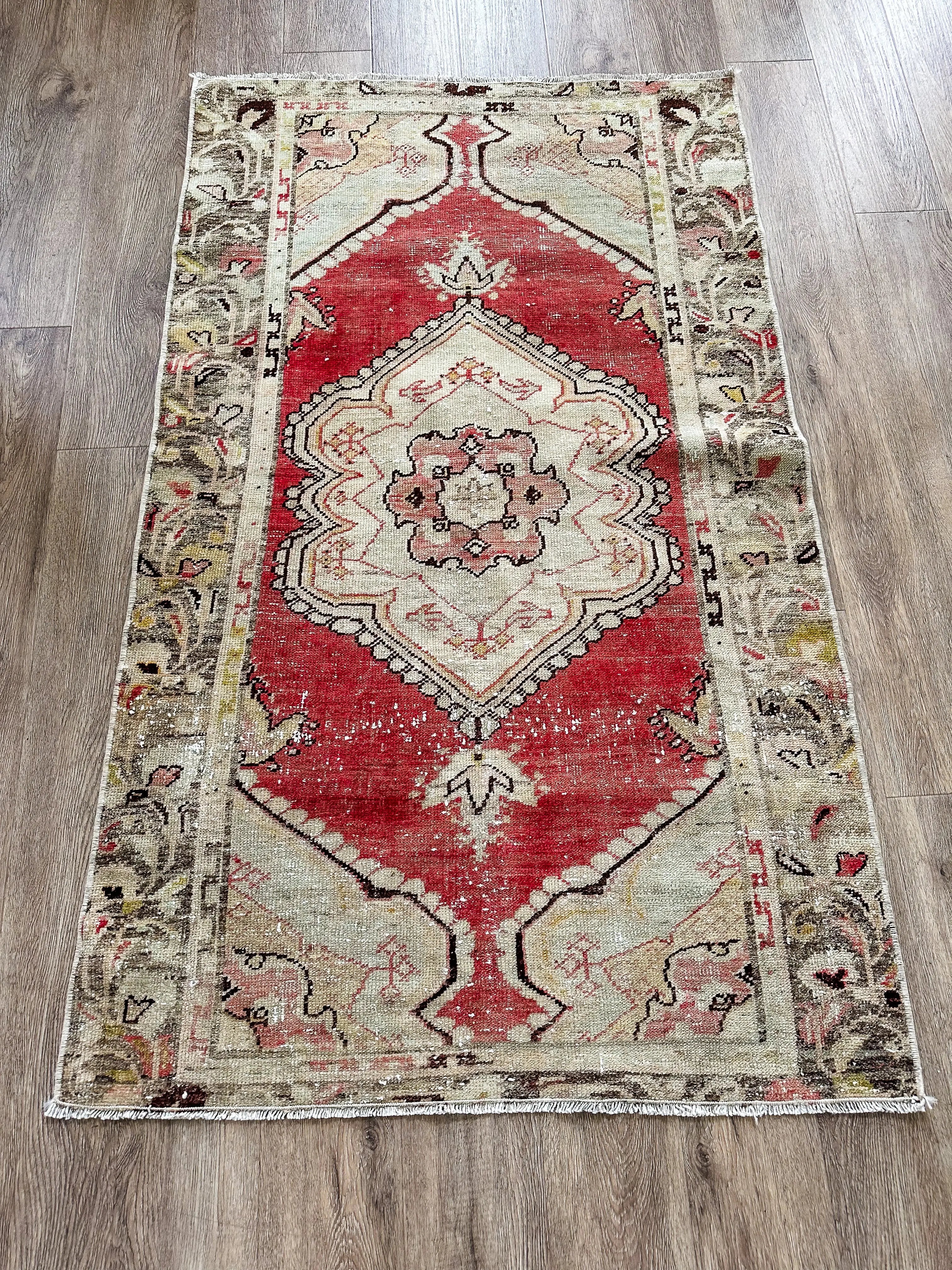 Vintage Rug # 3216 | 3' x 4' 11