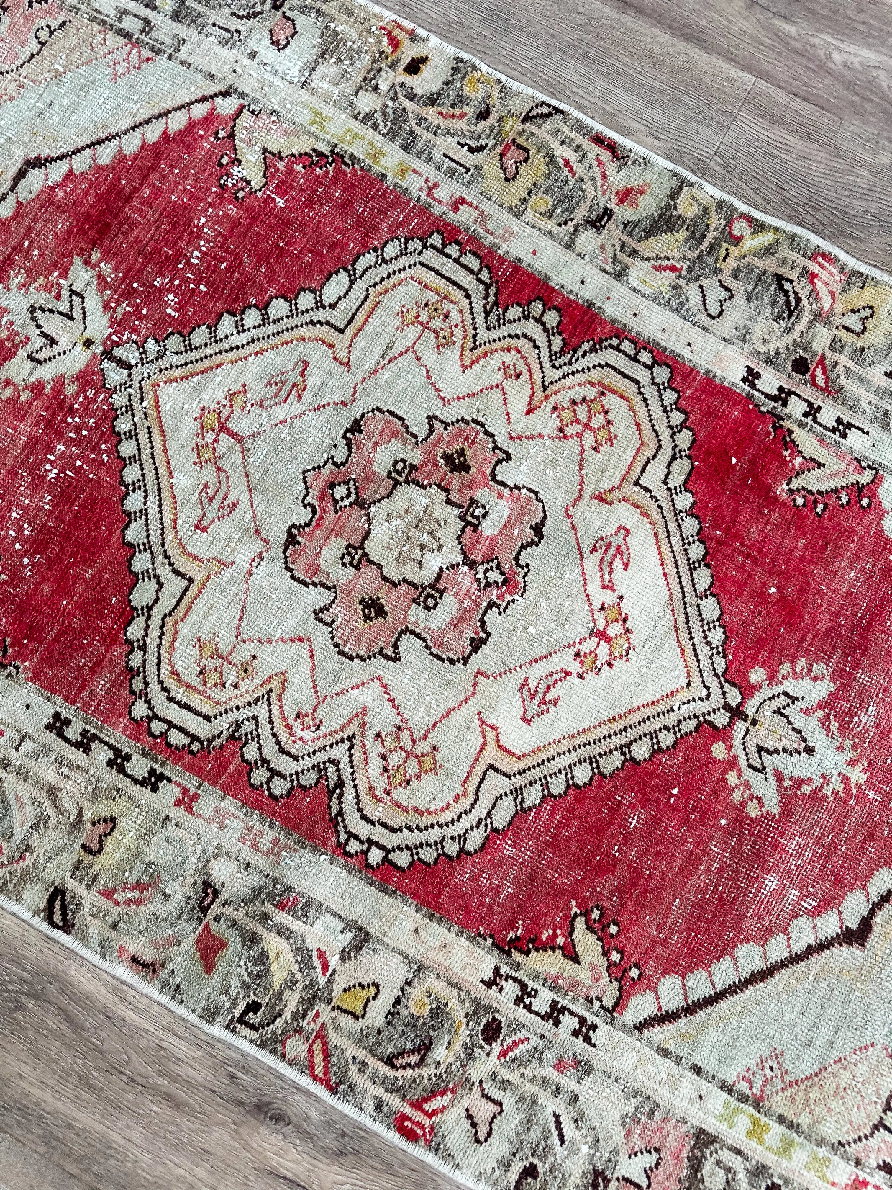 Vintage Rug # 3216 | 3' x 4' 11