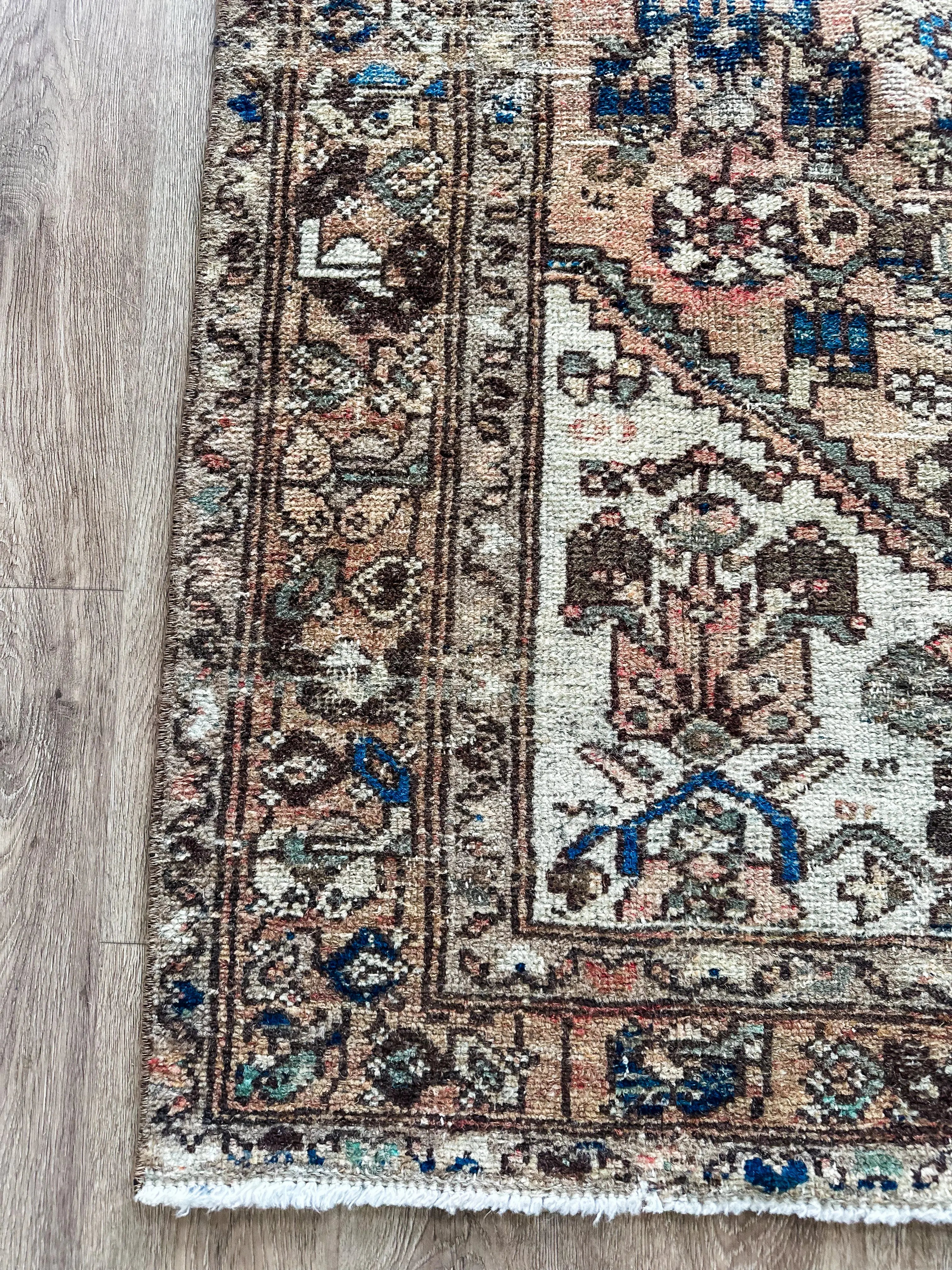 Vintage Rug # 3222 | 4' x 6' 4