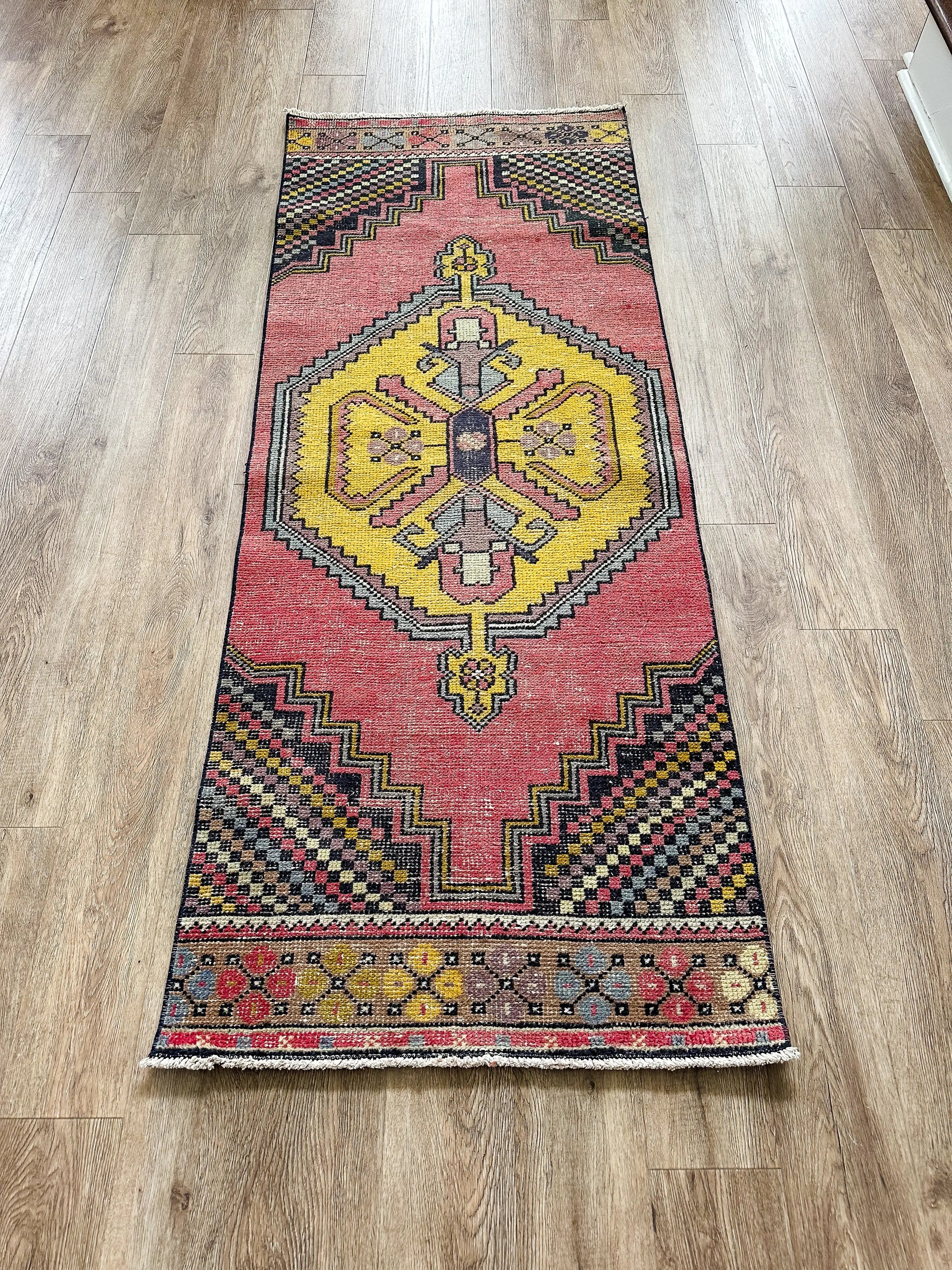 Vintage Rug # 3223 | 2' 5