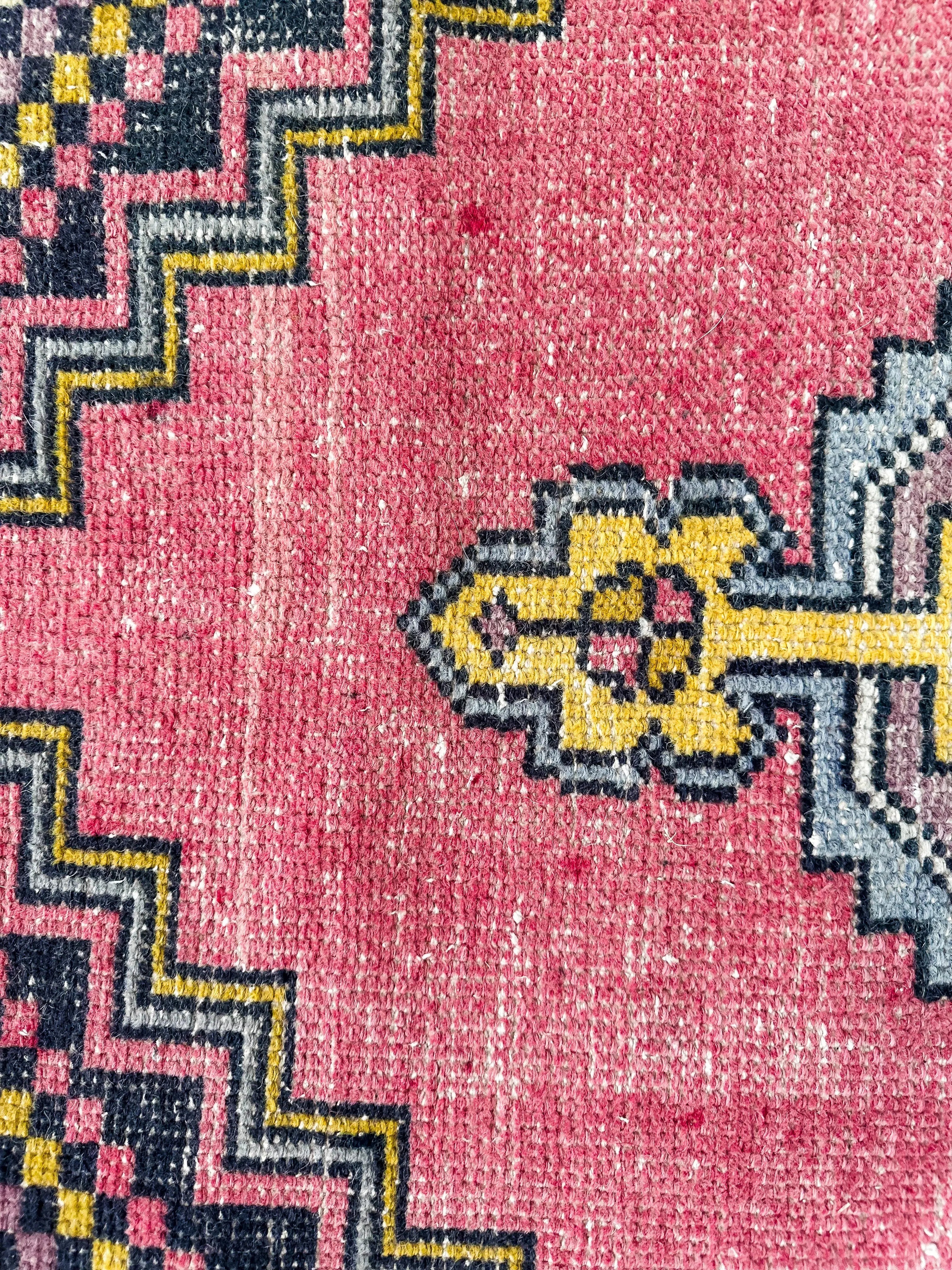 Vintage Rug # 3223 | 2' 5