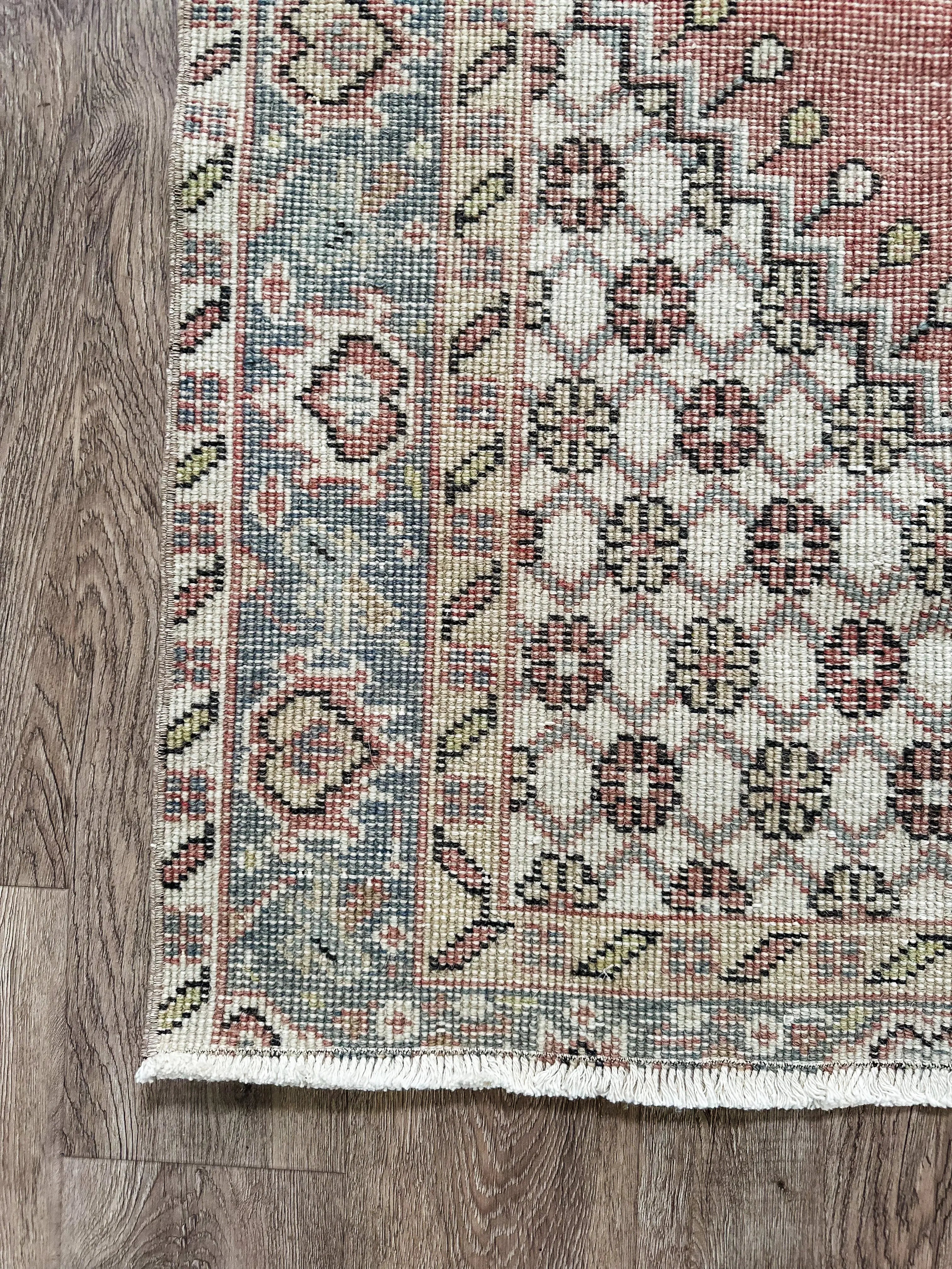 Vintage Rug # 3224 | 3' 10