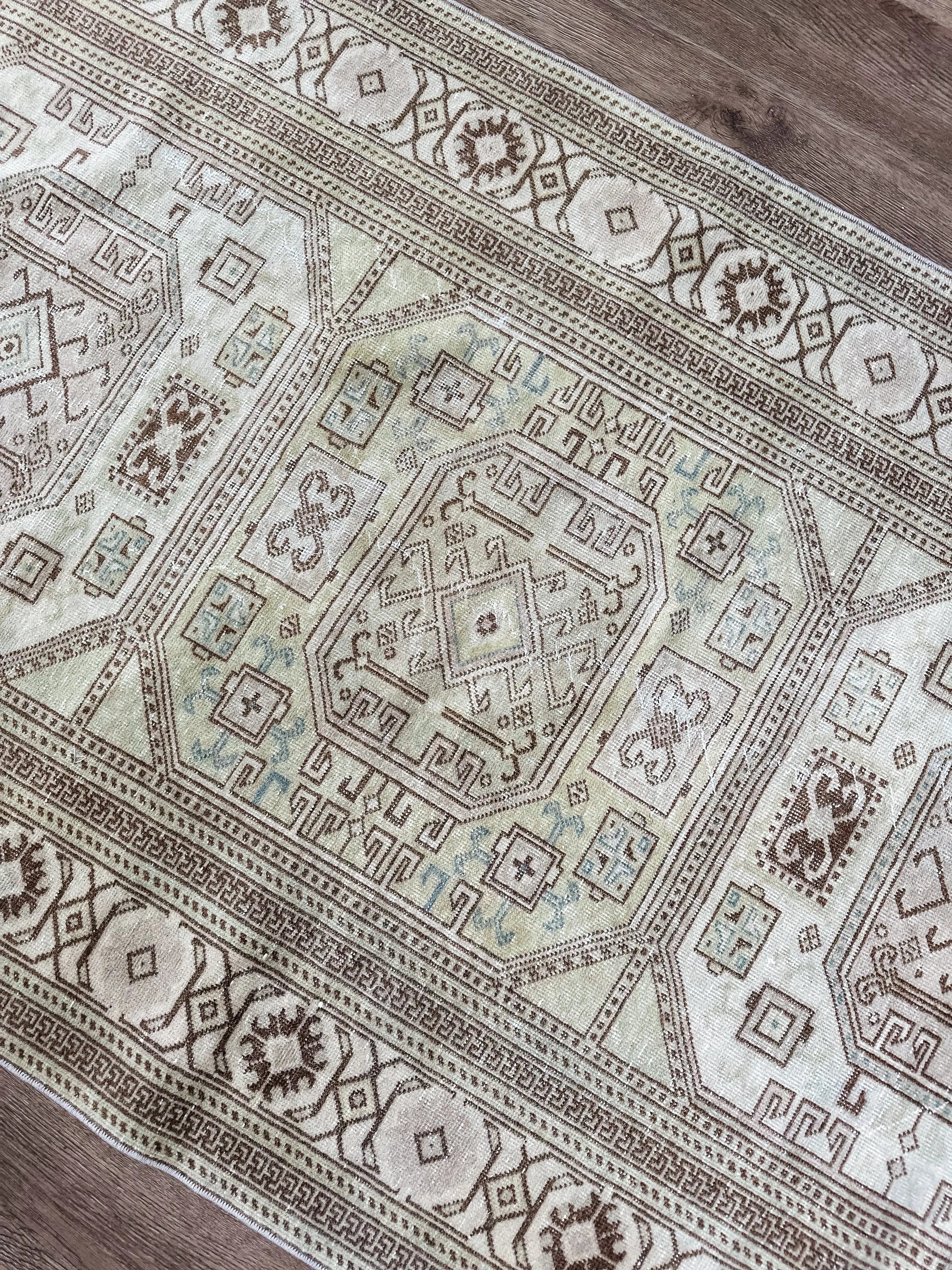 Vintage Rug # 3255 | 3' 2