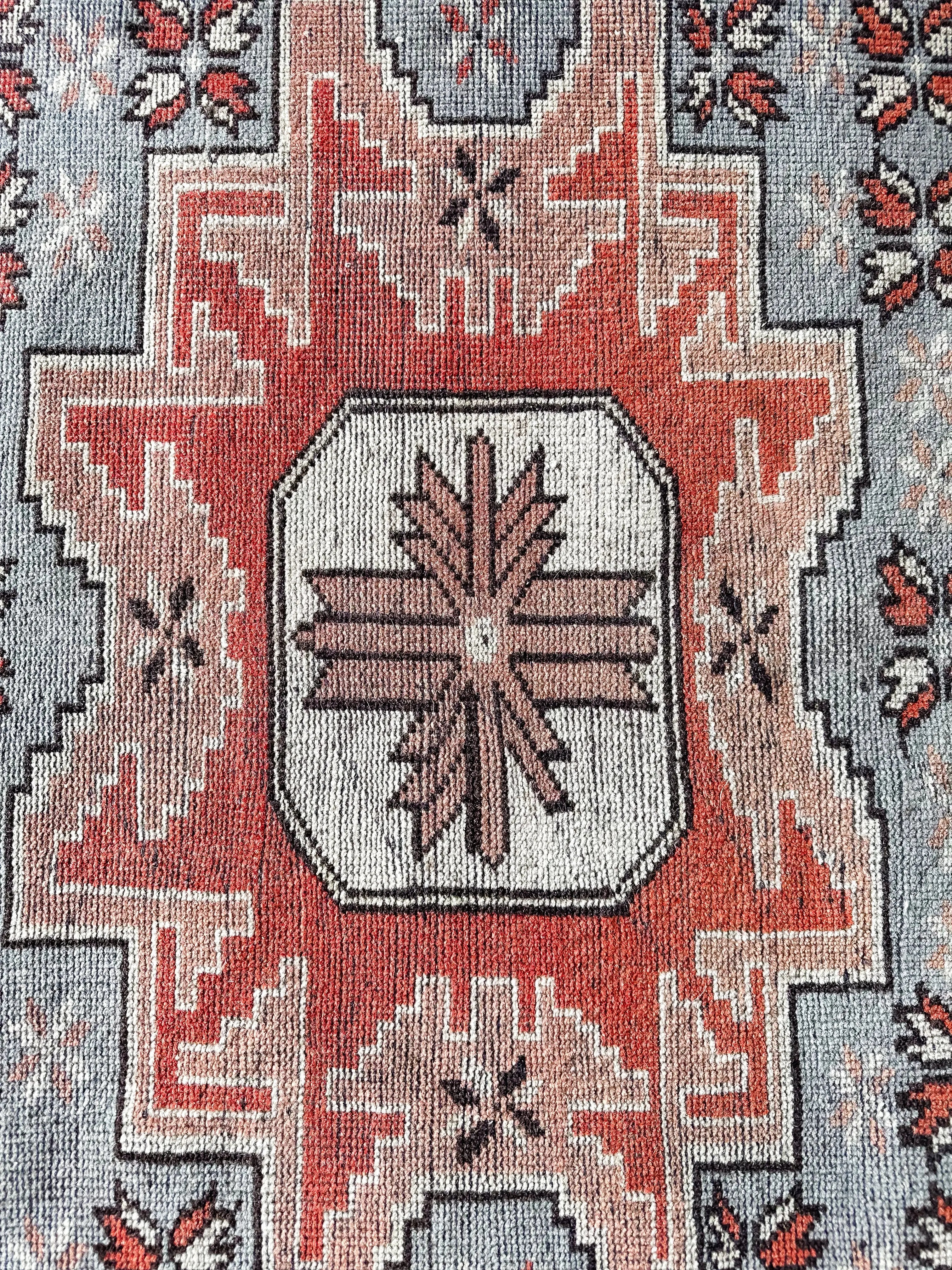 Vintage Rug # 3256 | 3' 2