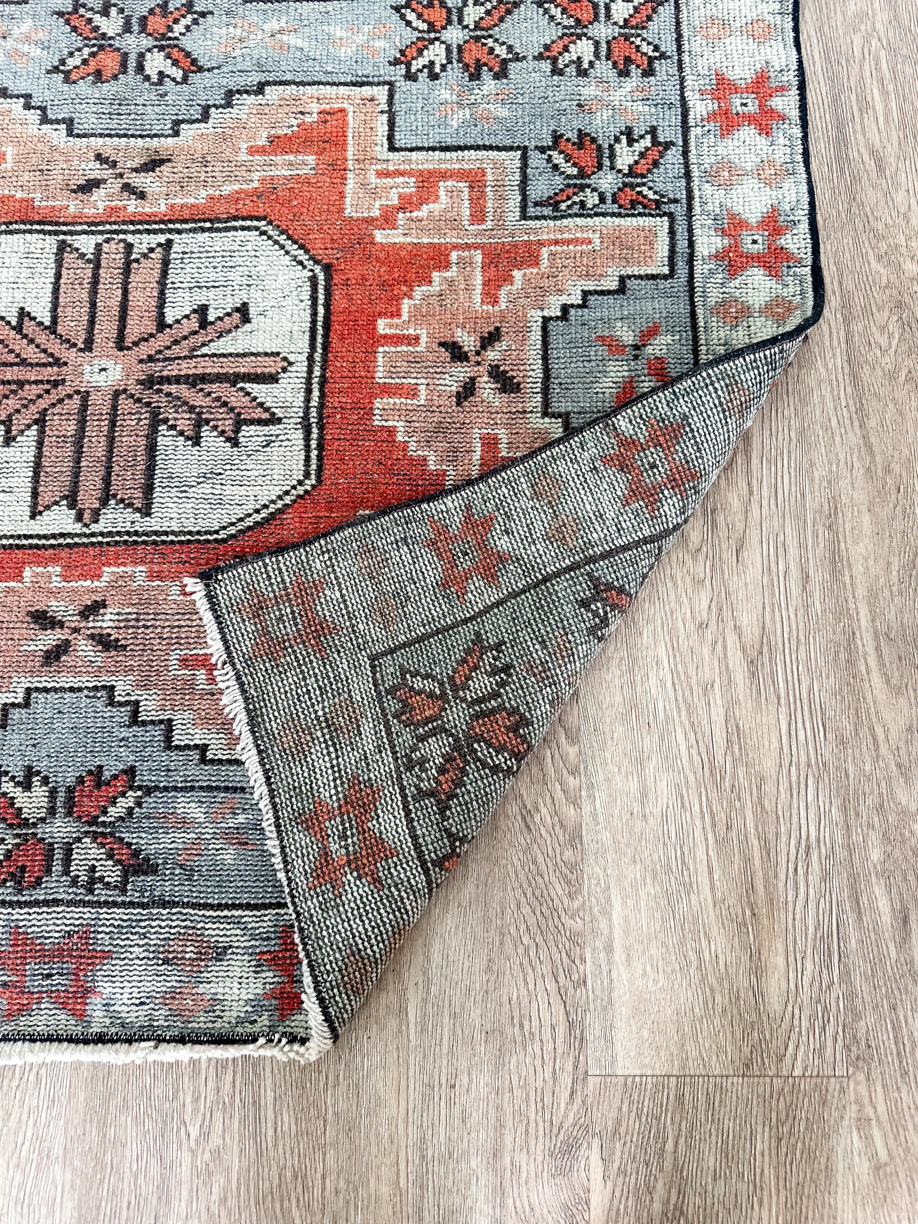 Vintage Rug # 3256 | 3' 2