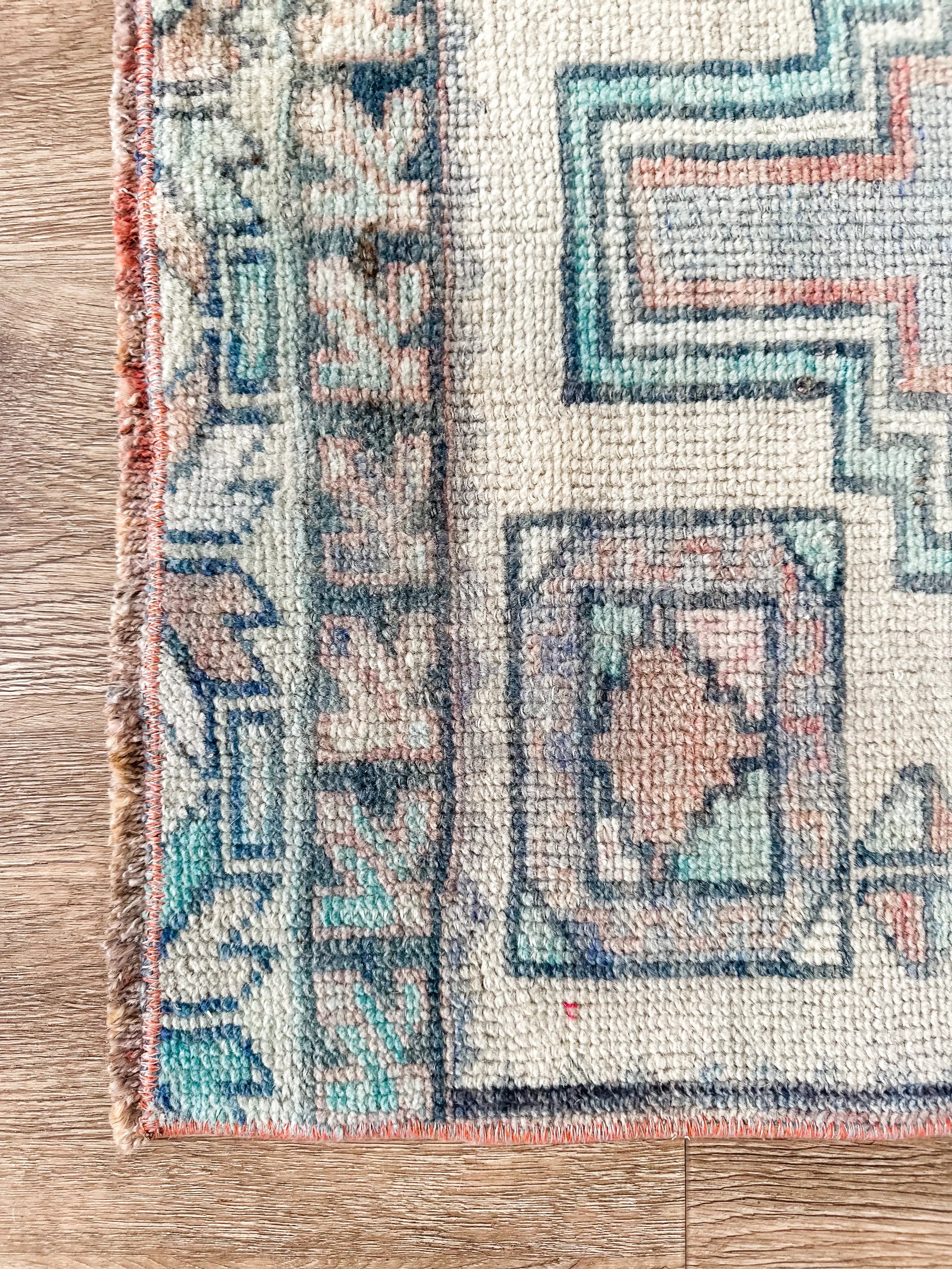 Vintage Rug # 3269 | 1' 10