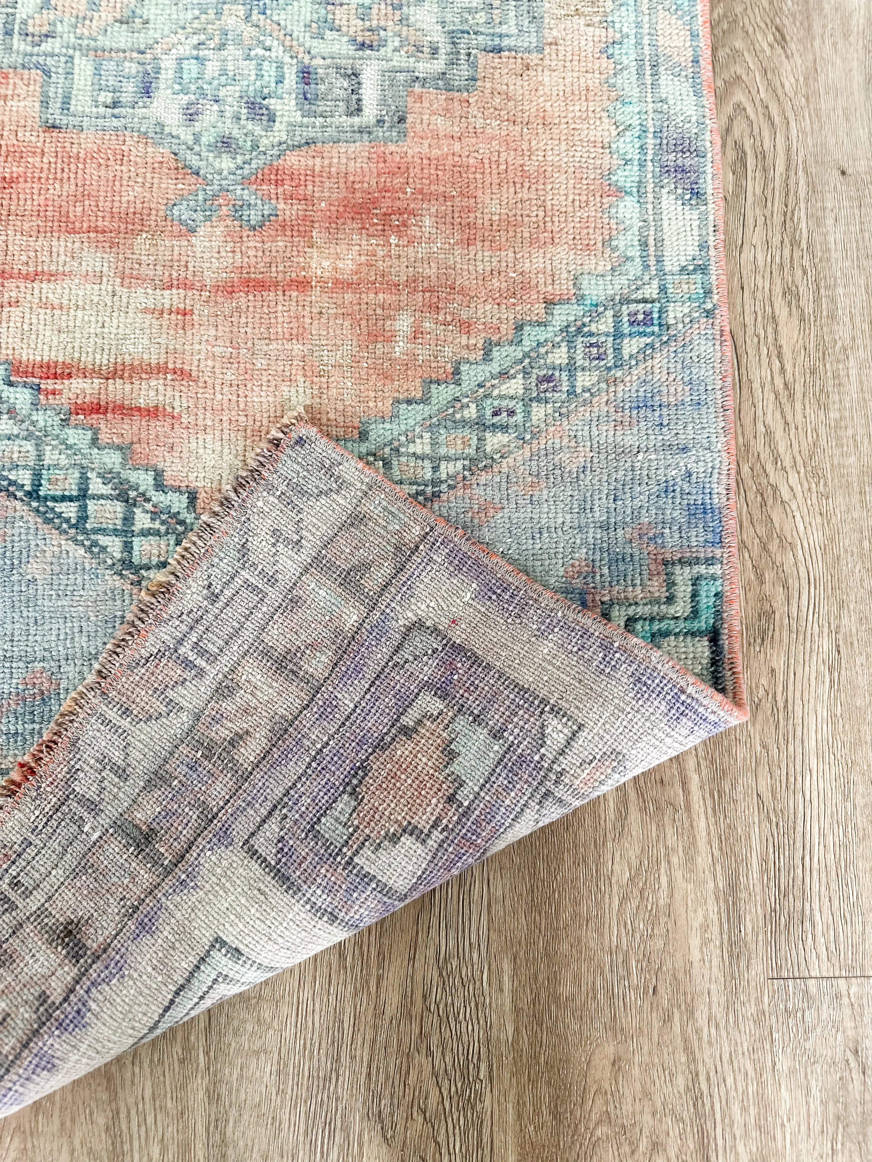 Vintage Rug # 3269 | 1' 10