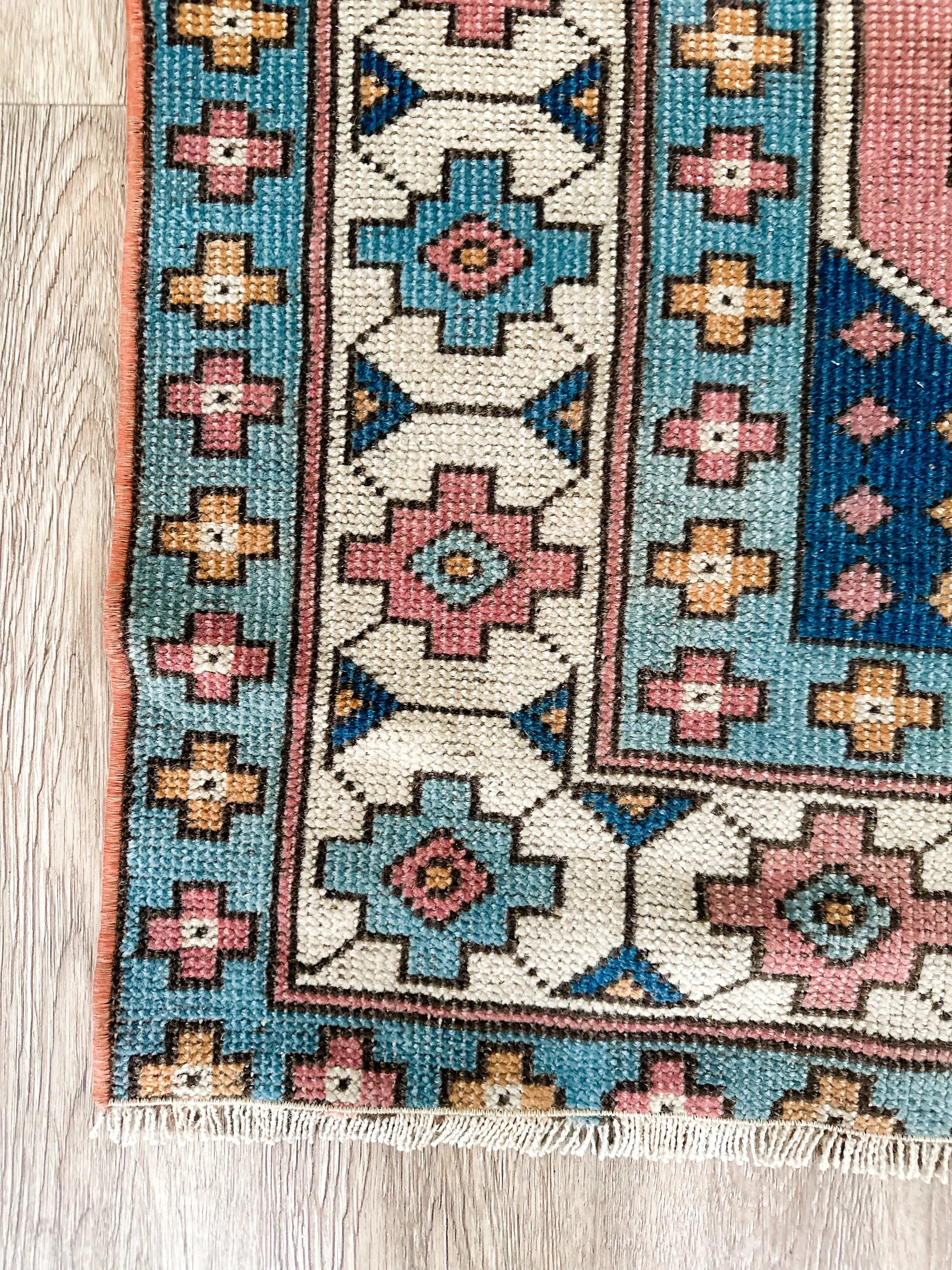 Vintage Rug # 3302 | 3' 10