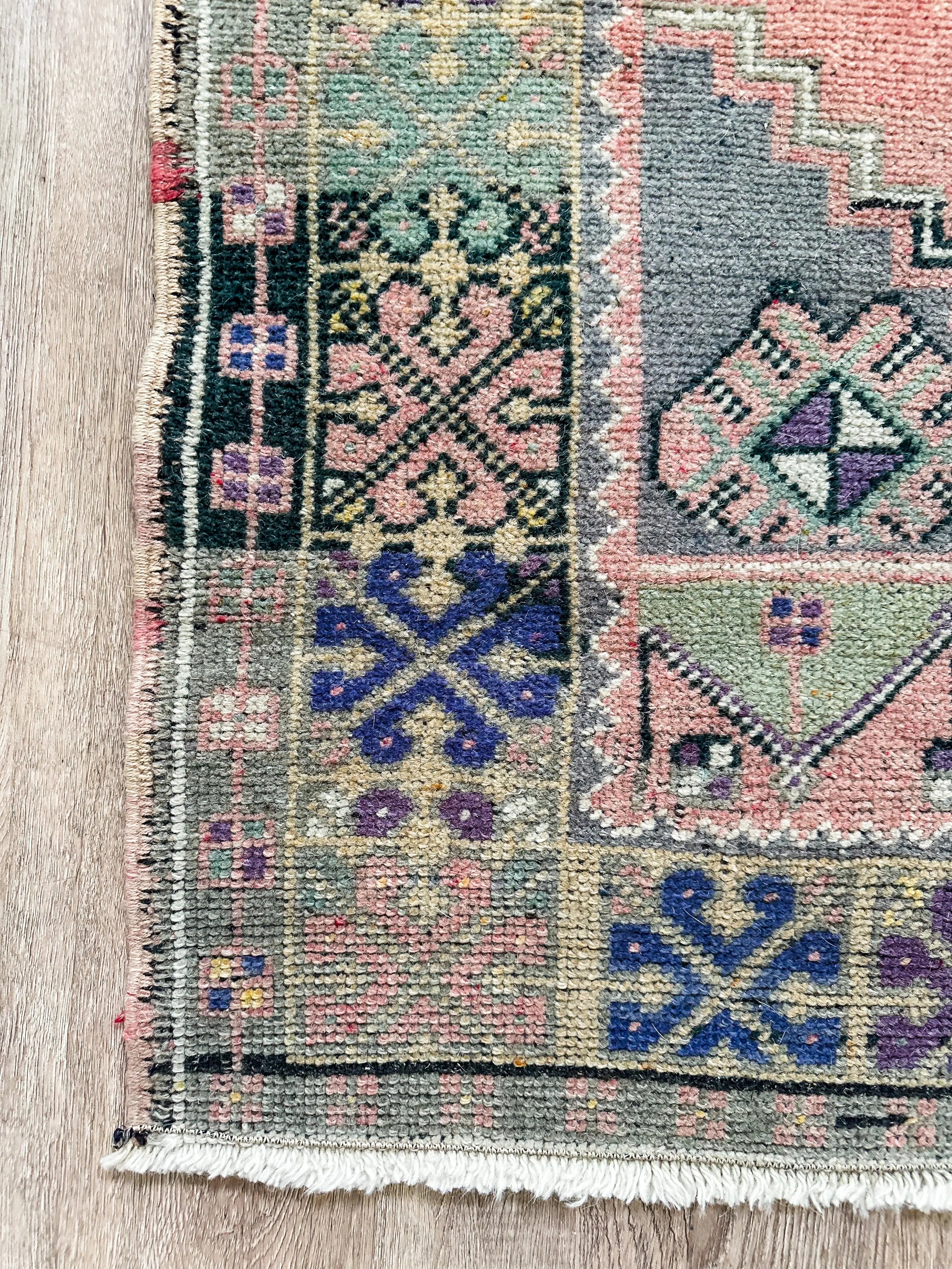 Vintage Rug # 3303 | 3'6