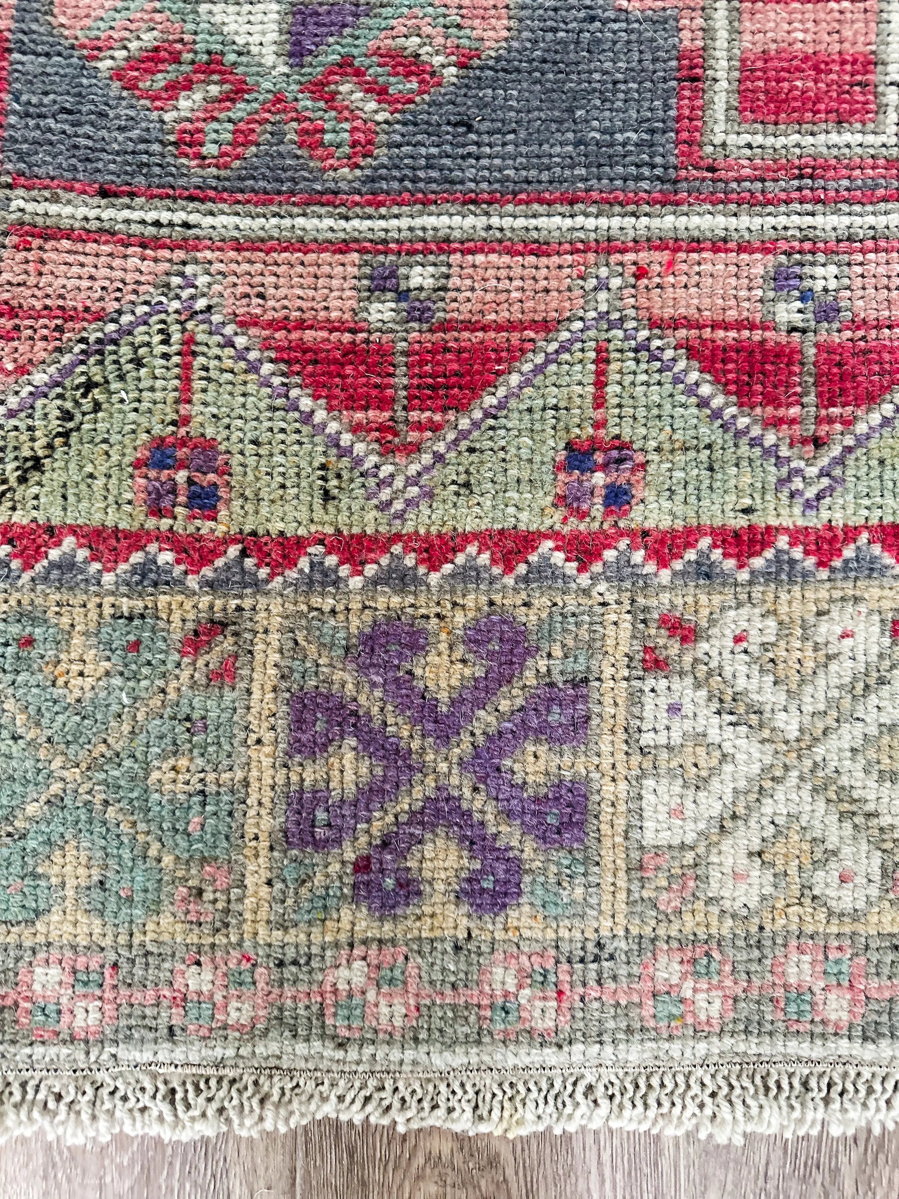 Vintage Rug # 3303 | 3'6