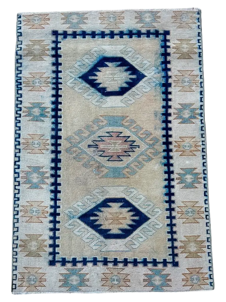 Vintage Rug # 3305 | 2' 7