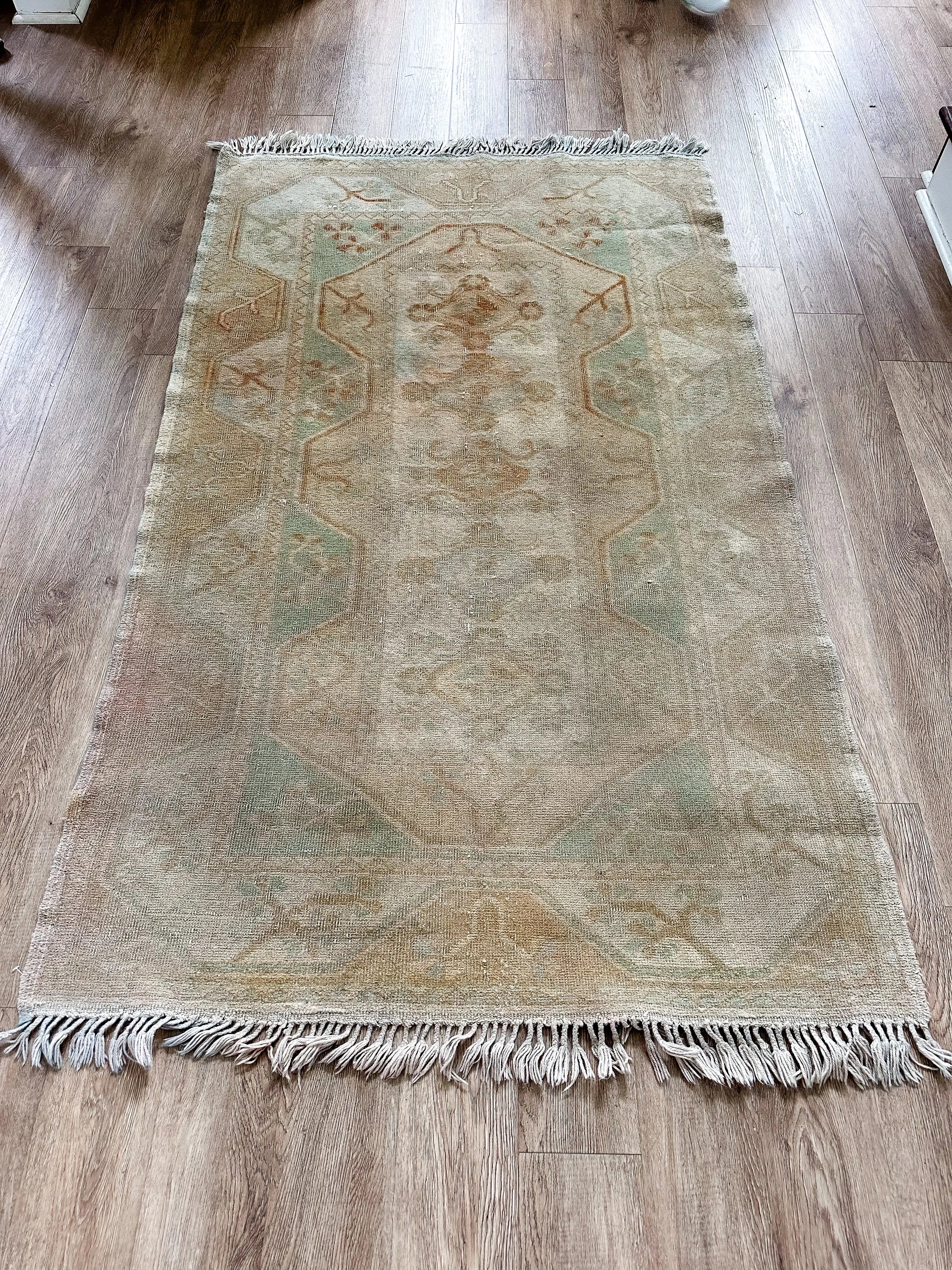 Vintage Rug # 3341 | Krazy For Rugs