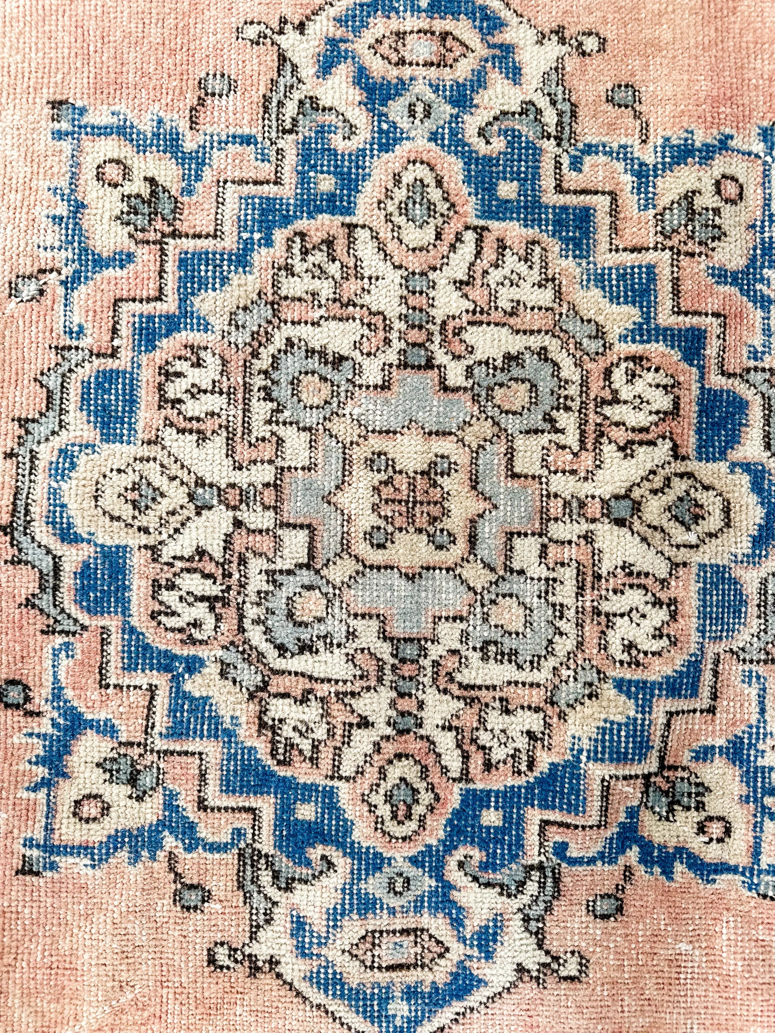 Vintage Rug # 3411 | 3' 4