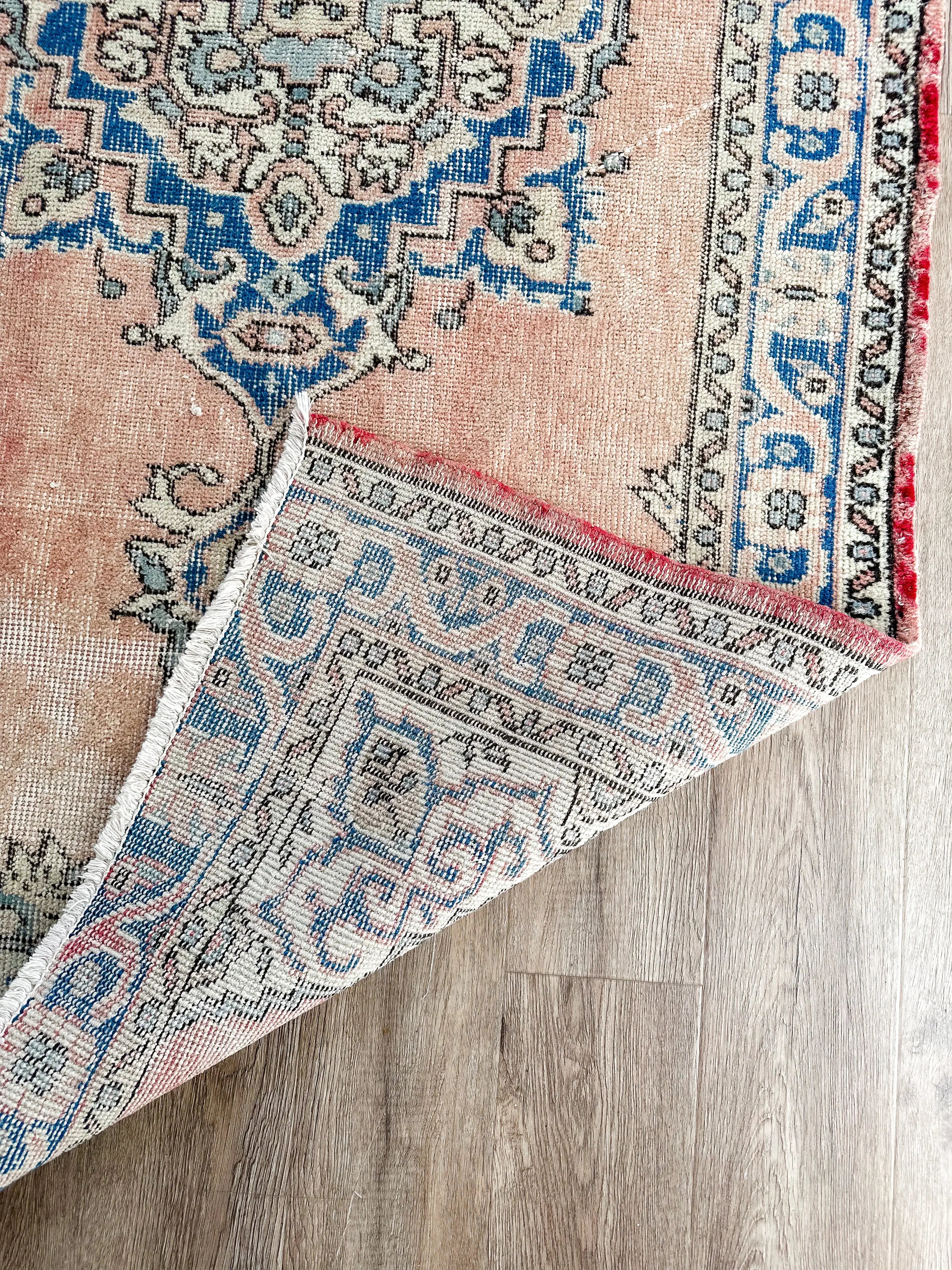 Vintage Rug # 3411 | 3' 4