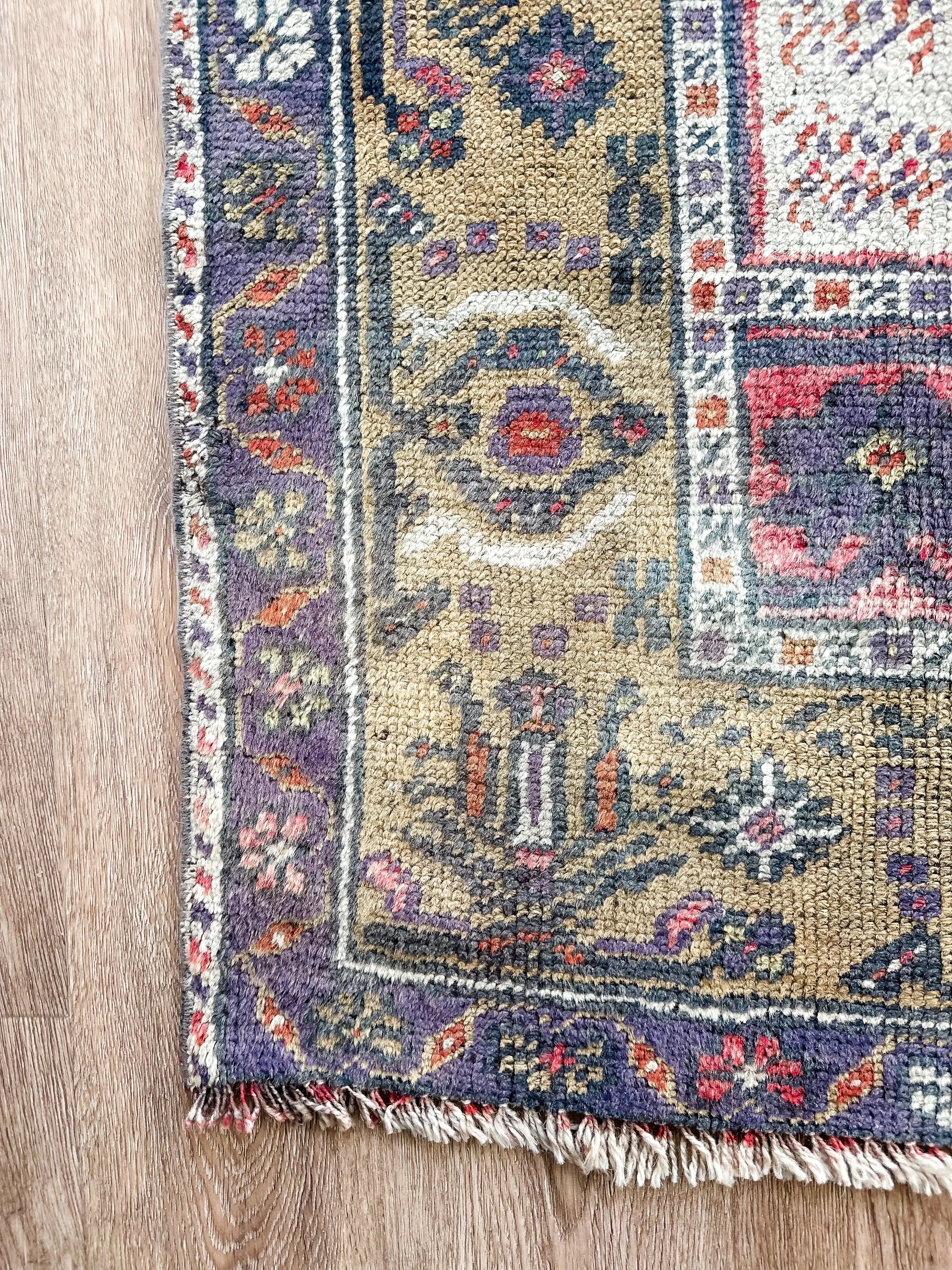 Vintage Rug # 3413 | 4' 2