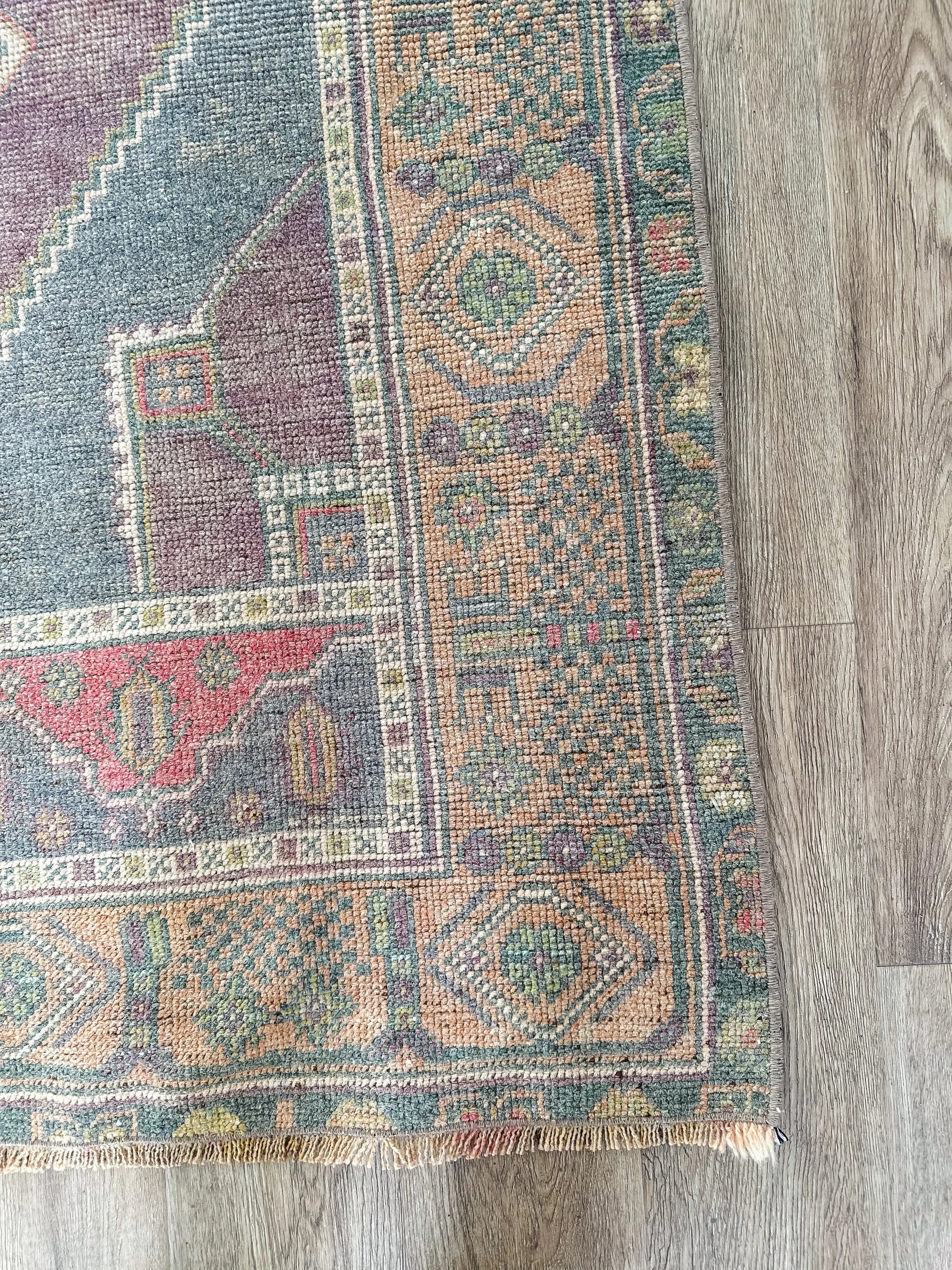 Vintage Rug # 4308 | 3' 8