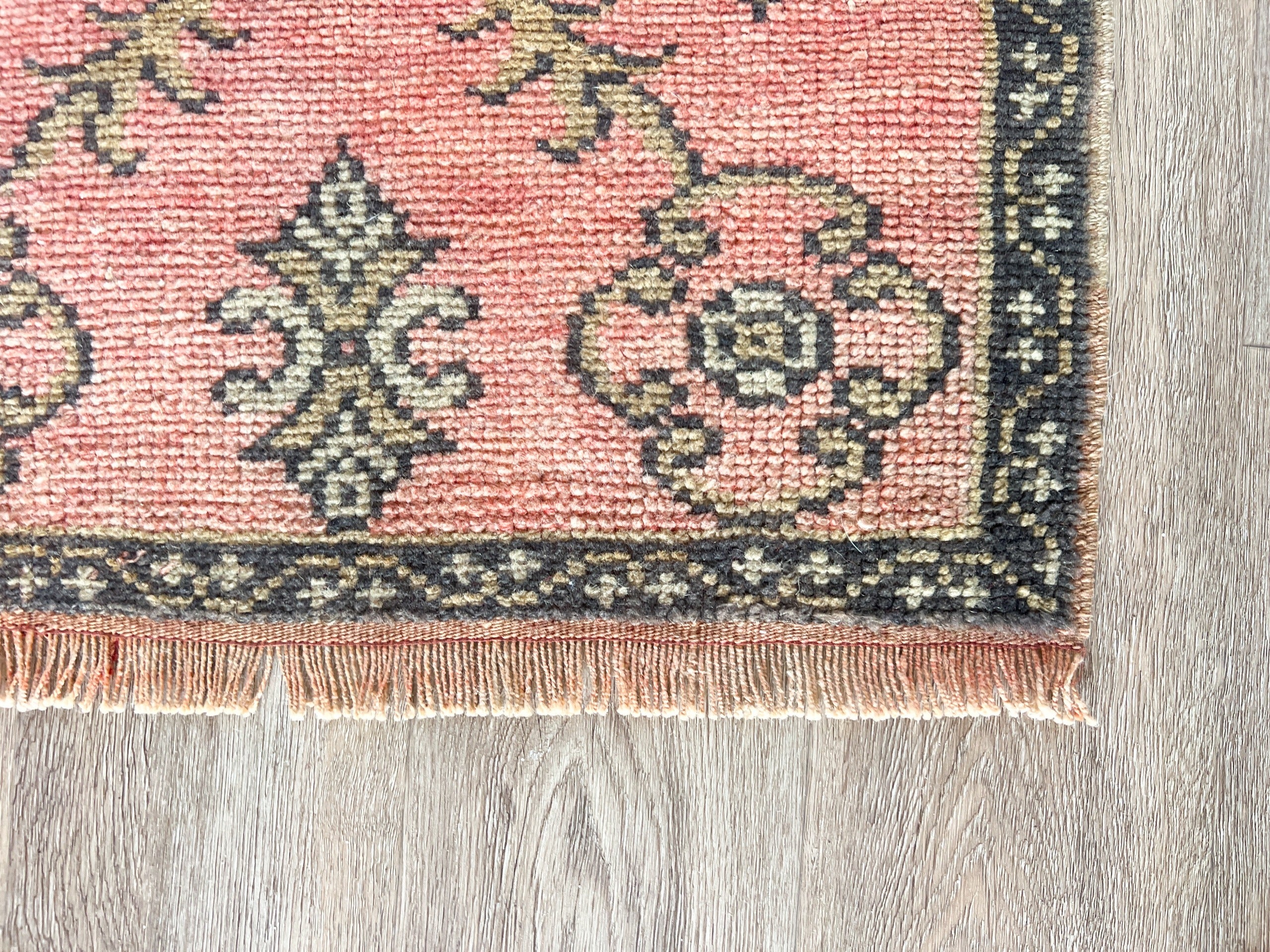 Vintage Rug # 3019 | 2’ 8” x 4’ 6” vendor-unknown