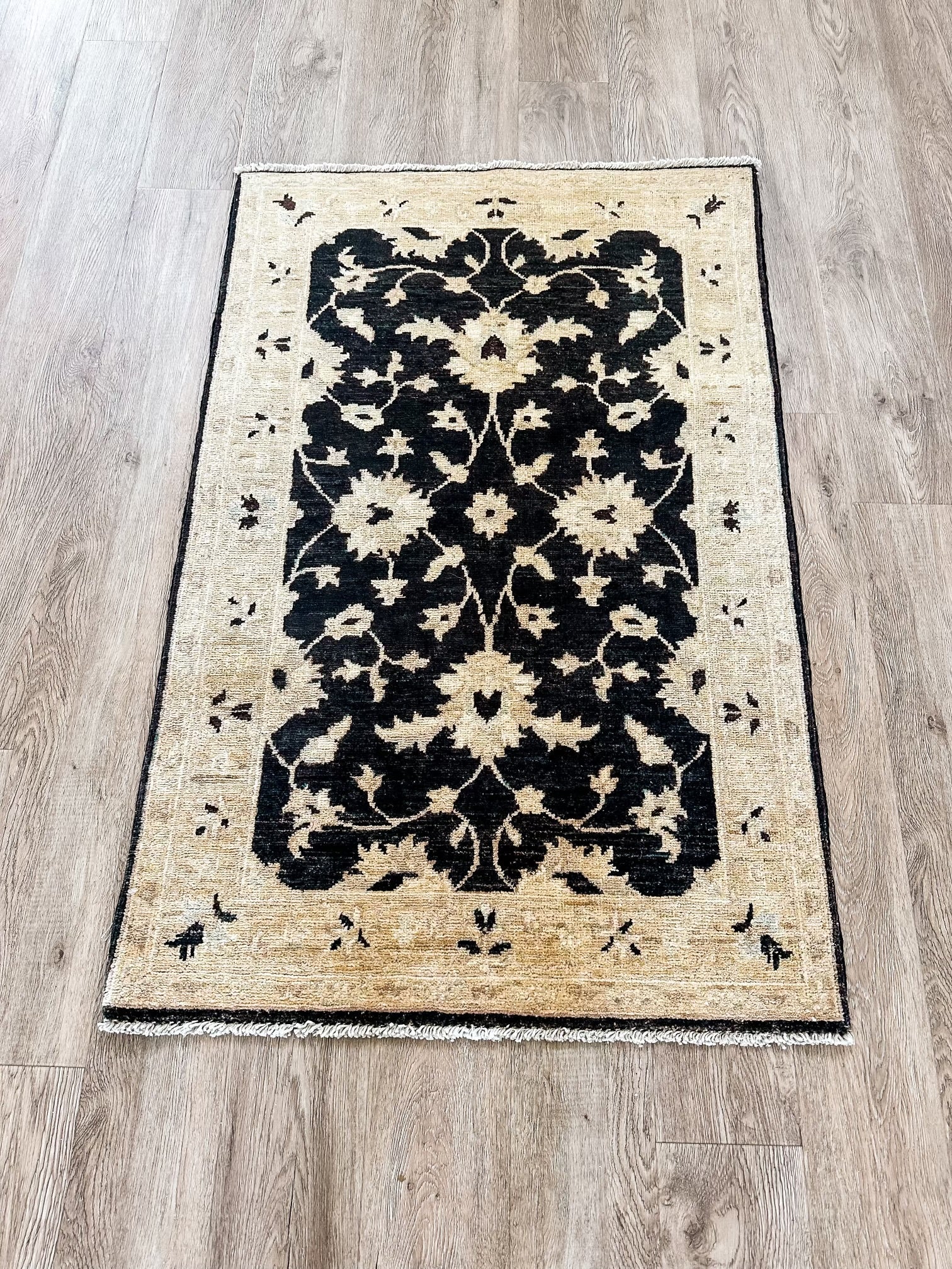 New Hand Knotted Rug # 2802 | 2' 7