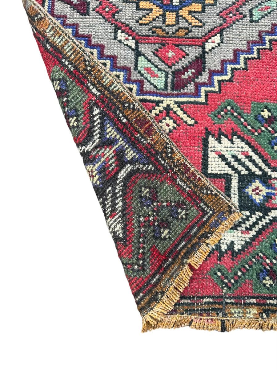 Turkish Mini Rug # 2816 | 1' 8'' x 2' 11'' - Krazy For Rugs