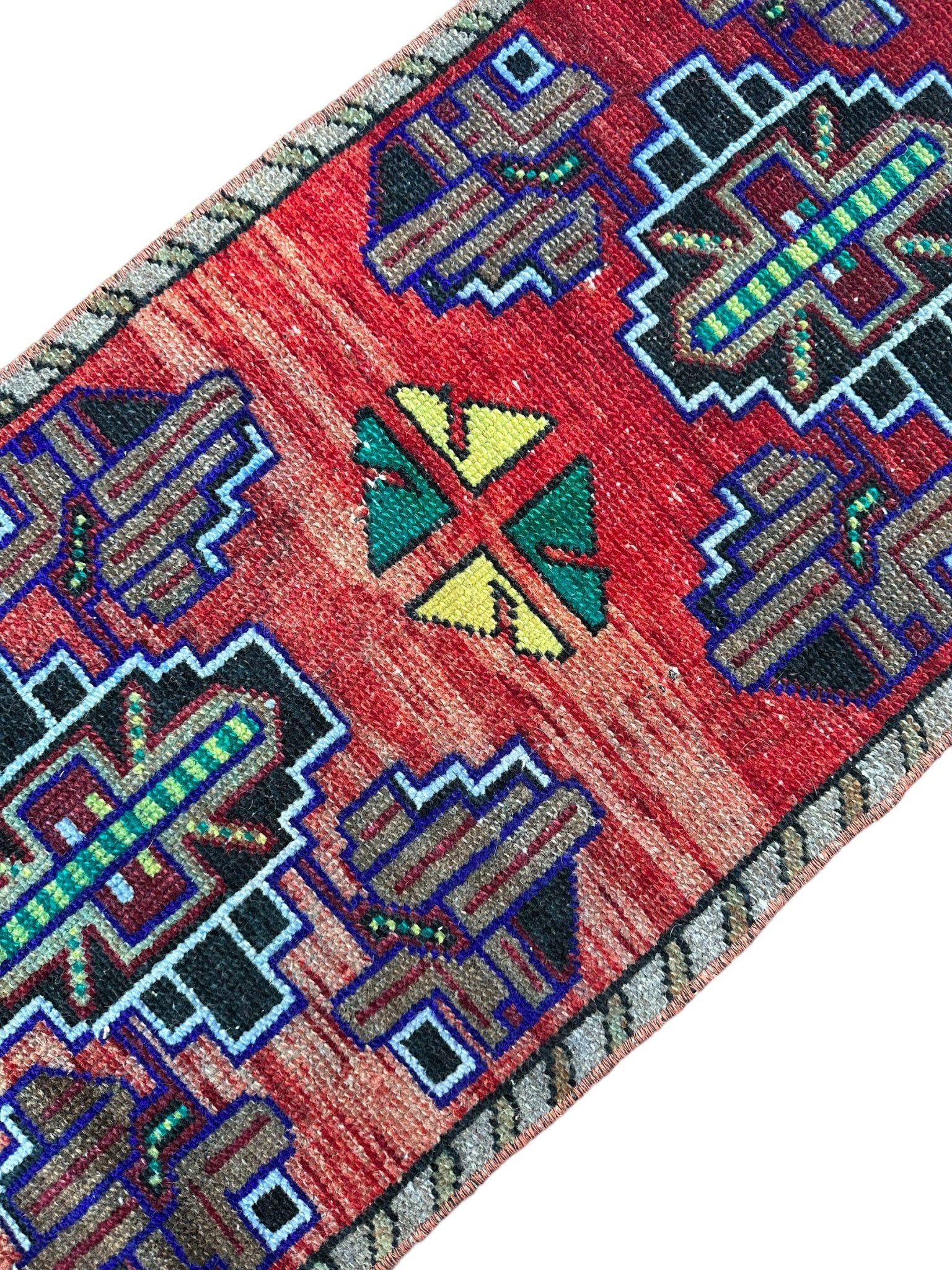 Turkish Mini Rug # 2845 | 1' 6'' x 3' 1'' - Krazy For Rugs